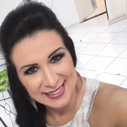 Fabiana Maia Oliveira - Cursando último ano de Serviço Social - Residencial Para Idosos Florescer