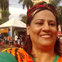 Mara Lúcia de Jesus Santos - Assistente Social - Residencial Para Idosos Florescer